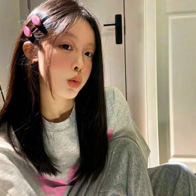有色彩的女子
